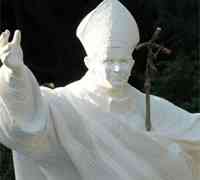 Riccione inaugura la statua a Giovanni Paolo II