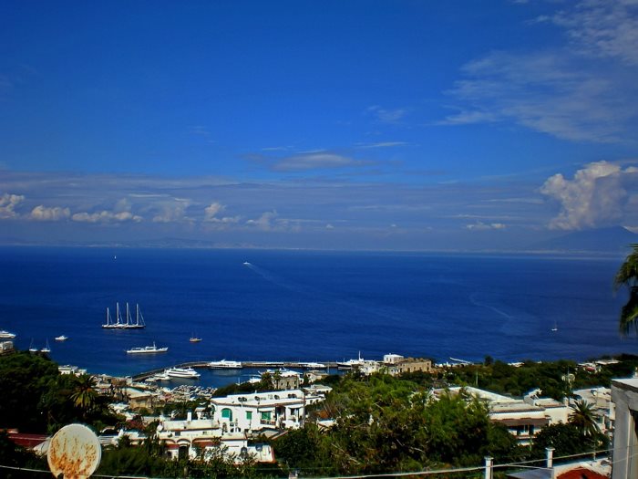 isola di capri traghetti